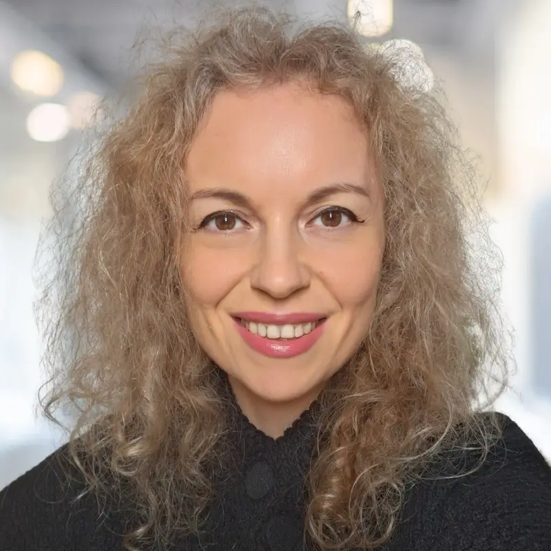 Cristina Imre, Fractional Executive and Strategic Advisor for AI-era companies